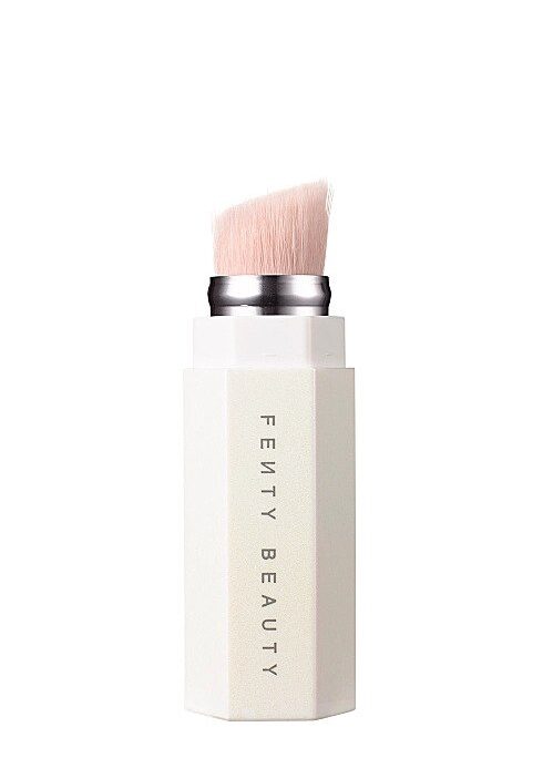 FENTY BEAUTY портативная кисть для хайлайтера