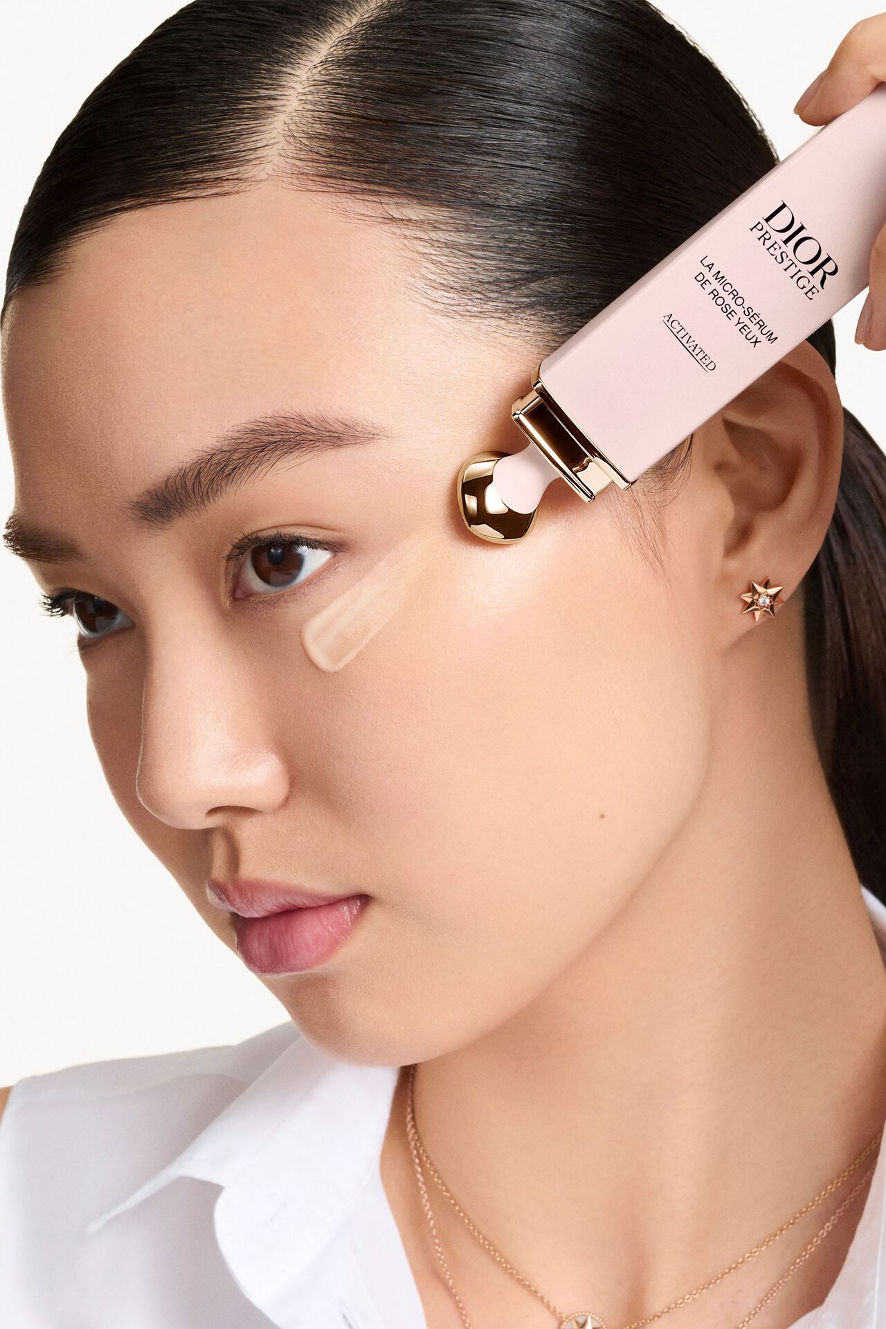 DIOR сывороточный уход для контура глаз — изображение 2